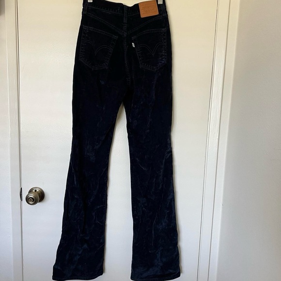 Levi’s High Rise Flare - Picture 2 of 4